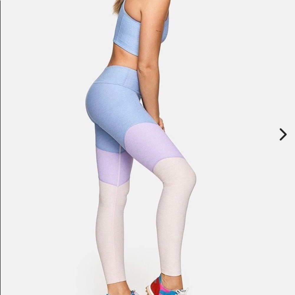 OUTDOOR VOICES “Springs Legging” - Size: Medium - Picture 3 of 6